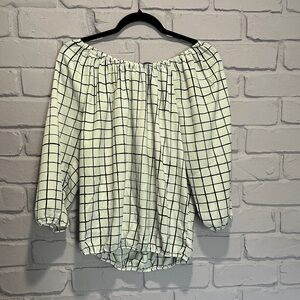 NWOT Daisy Fuentes Off-Shoulder Checkered Blouse size M